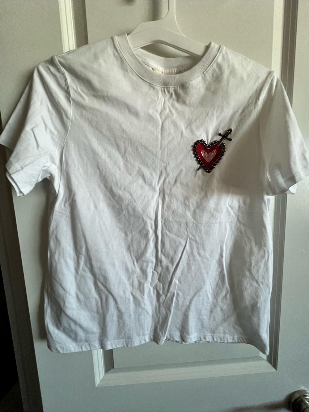 H&M White Short Sleeve Tee with Red Heart and Sword Patch